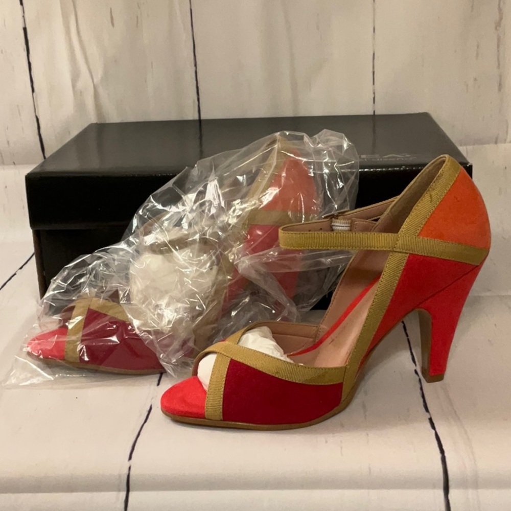 ANDREA spring peeked toe heels